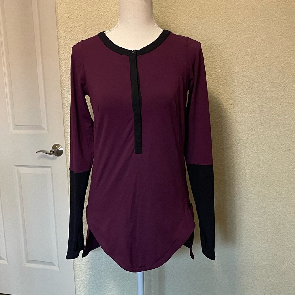 Lululemon yoga long sleeve top.
